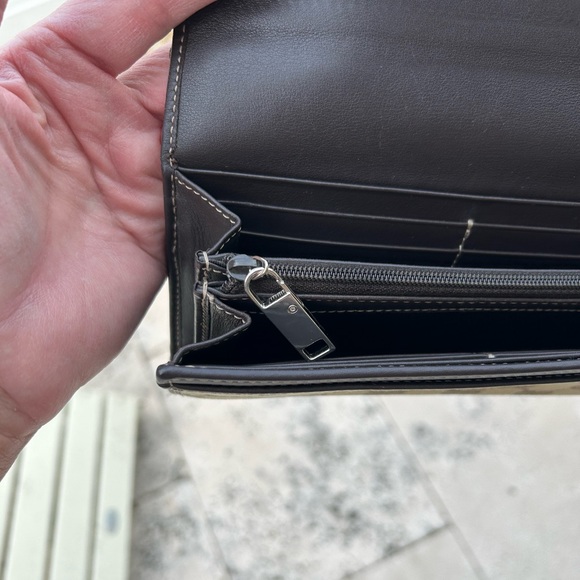 Gucci Long Wallet w/GG Heart Logo - Picture 15 of 16